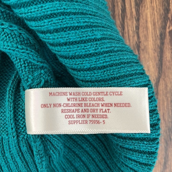 EUC Arizona size M teal sweater - Picture 7 of 7